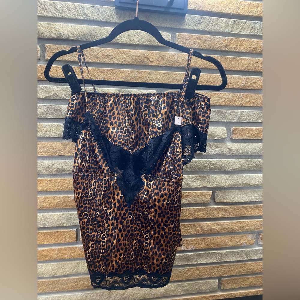 Medium cheetah lace satin sleep set